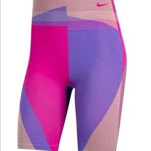 Nike Women’s Icon Clash 8” Sculpt Shorts
